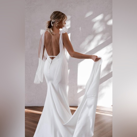 EUC MADE WITH LOVE Hendrix wedding gown professional hand dry cleaned ivory - Picture 4 of 13